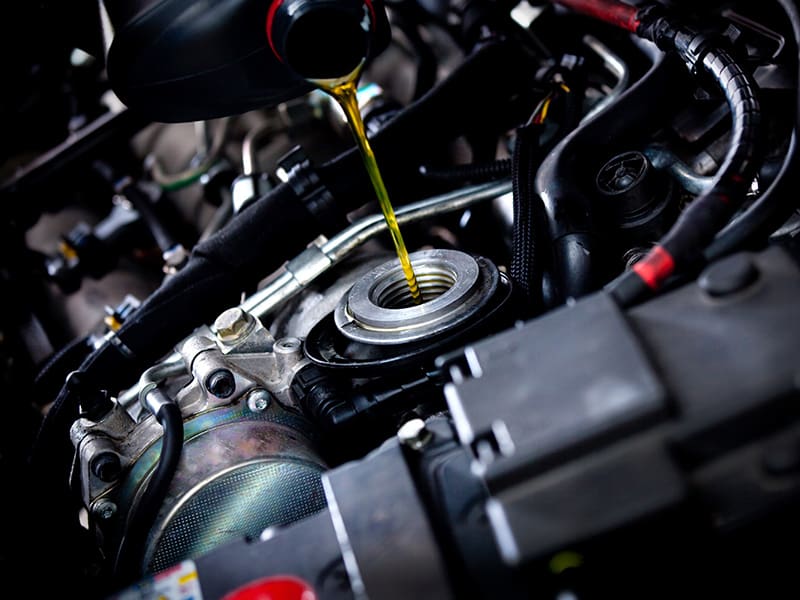 Synthetic vs Conventional Oil: What’s Best for Your Vehicle in Sterling, VA